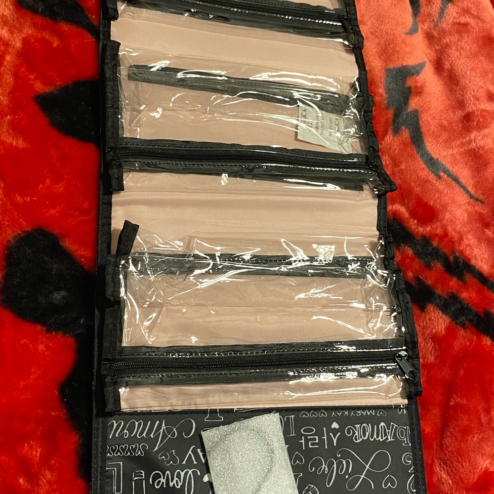Mary Kay Travel Roll up Bag - Picture 2 of 2